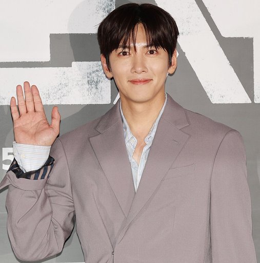 지창욱